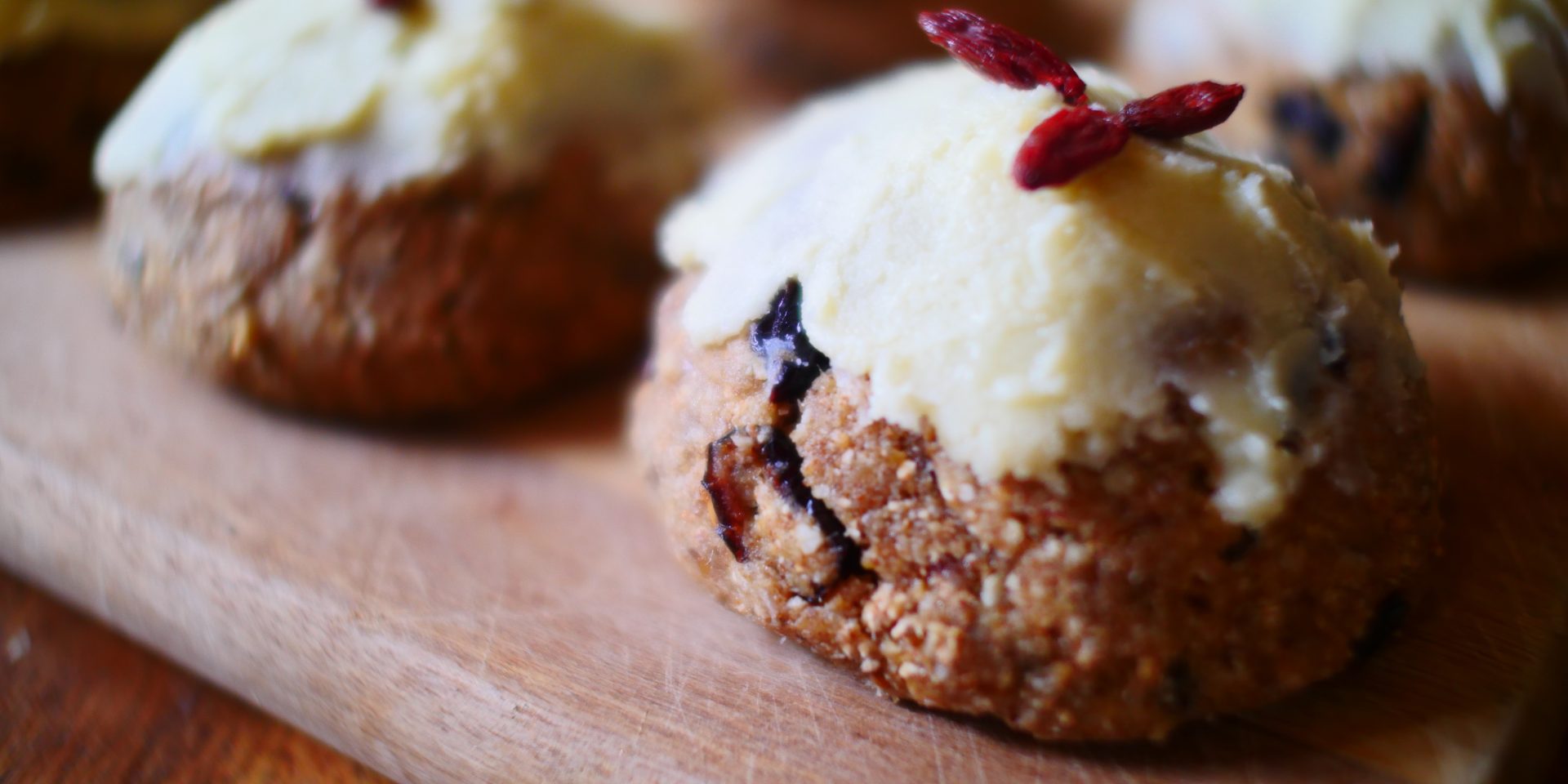 christmas pudding - raw vegan gluten free recipe - Shoku Iku
